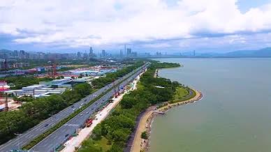 深圳滨海大道福田方向城市交通车流滨海风光视频的预览图